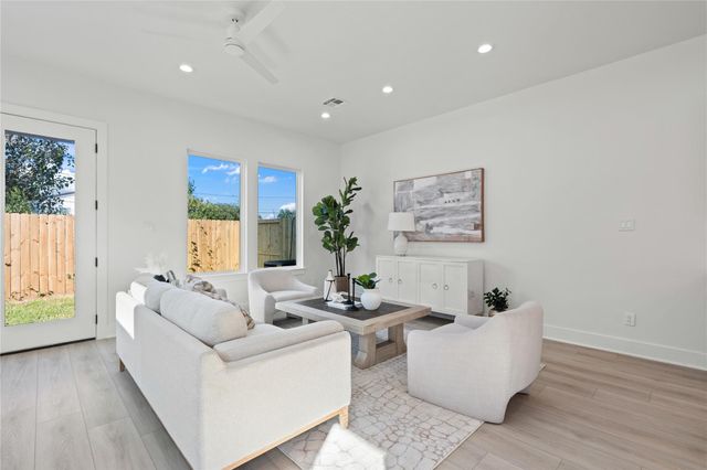 3617A Mt Pleasant Street, Houston, TX 77021