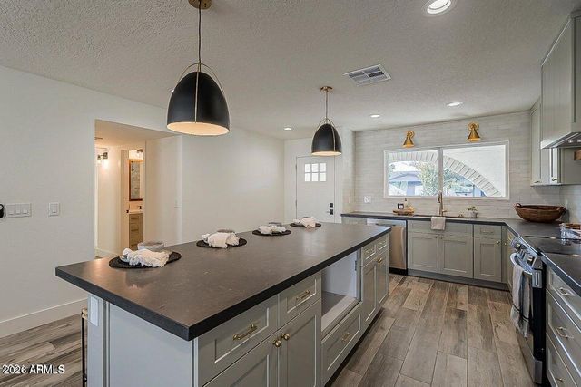 5050 E PARADISE Drive, Scottsdale, AZ 85254