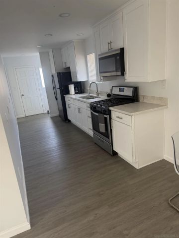 2942 Newton, San Diego, CA 92113