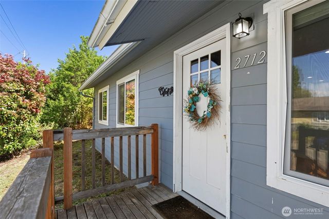 2712 Hefner Avenue, Bremerton, WA 98310
