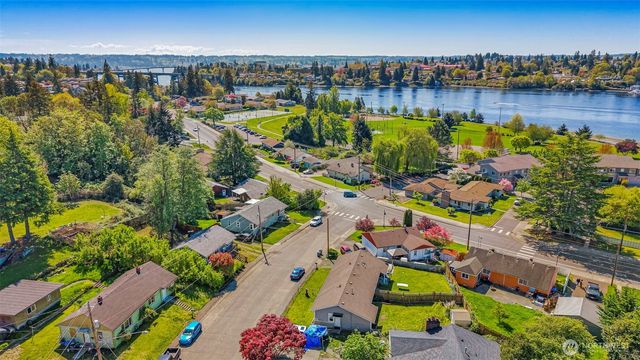 2712 Hefner Avenue, Bremerton, WA 98310