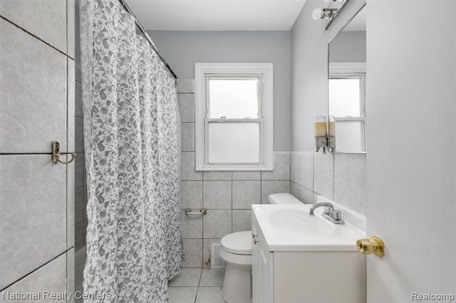 22160 Morton Street, Oak Park, MI 48237