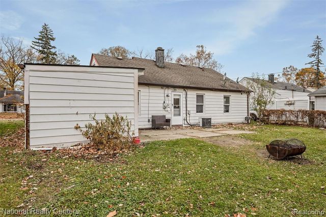 22160 Morton Street, Oak Park, MI 48237