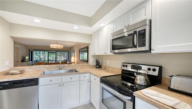 4729 WINSLOW BEACON 11, Sarasota, FL 34235