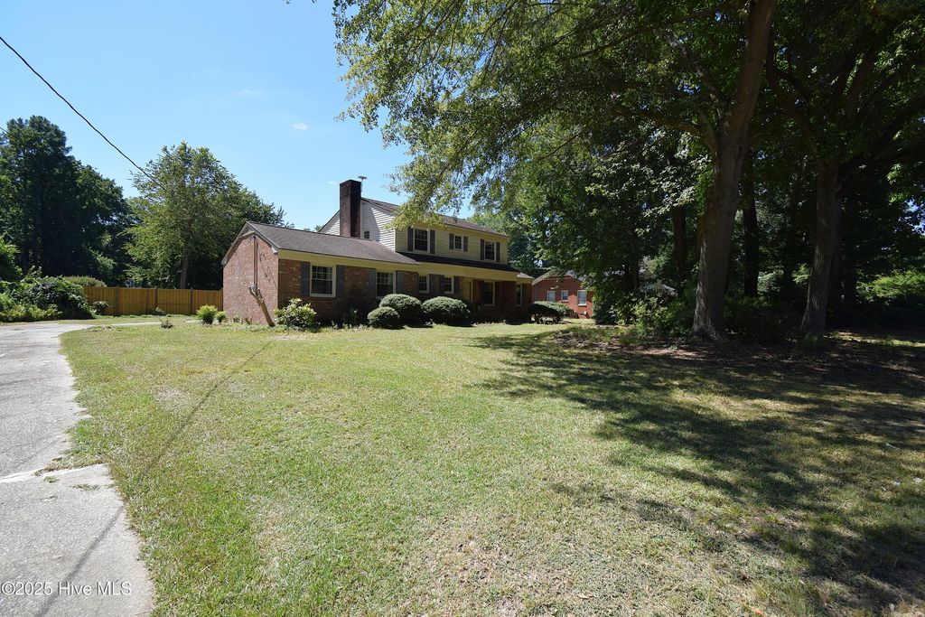 113 Martinsborough Road, Greenville, NC 27858