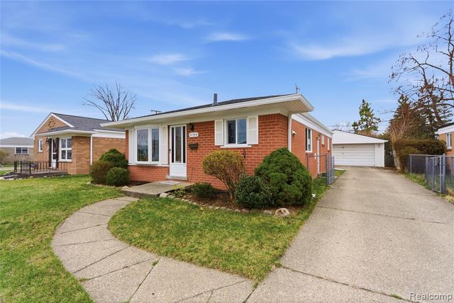 8164 Gerald Avenue, Warren, MI 48093