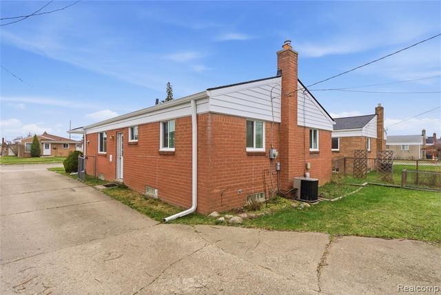 8164 Gerald Avenue, Warren, MI 48093