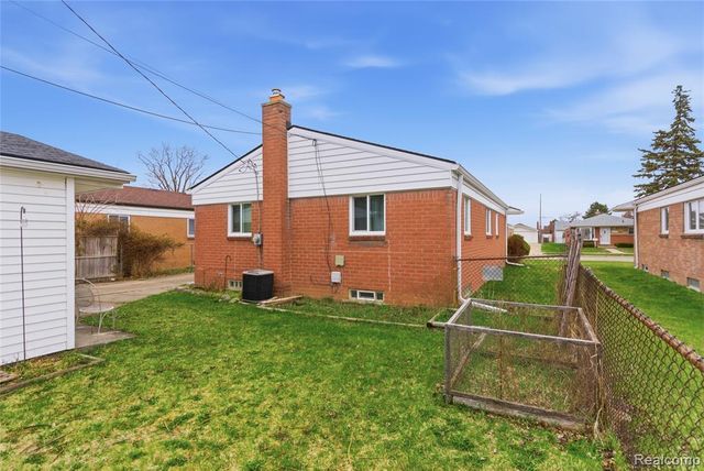 8164 Gerald Avenue, Warren, MI 48093