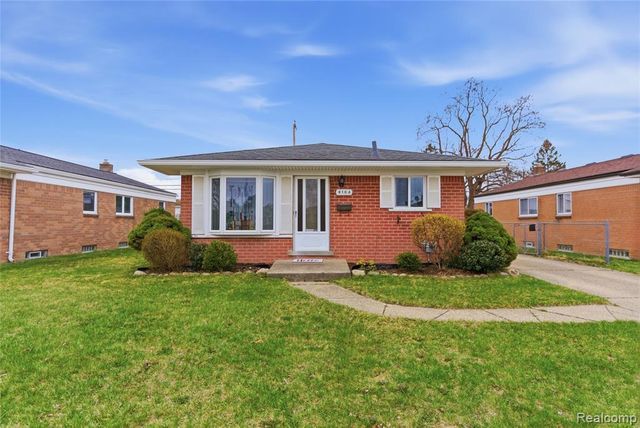 8164 Gerald Avenue, Warren, MI 48093