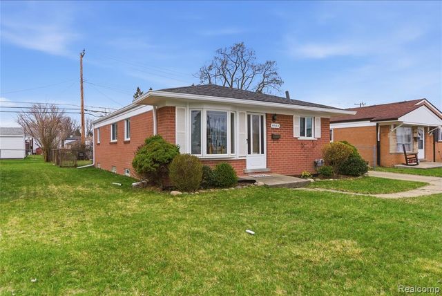 8164 Gerald Avenue, Warren, MI 48093