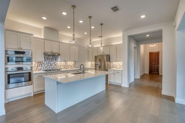 110 Rivalto DR, Horseshoe Bay, TX 78657