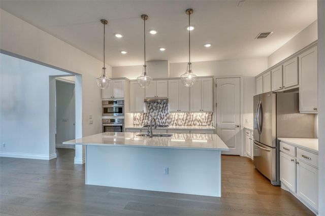 110 Rivalto DR, Horseshoe Bay, TX 78657