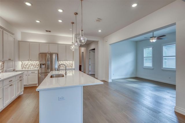 110 Rivalto DR, Horseshoe Bay, TX 78657