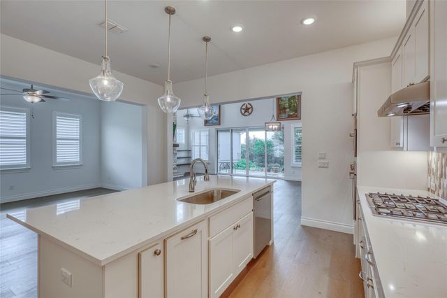 110 Rivalto DR, Horseshoe Bay, TX 78657