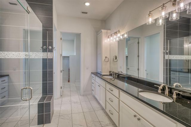 110 Rivalto DR, Horseshoe Bay, TX 78657