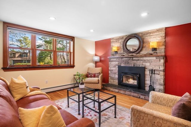 7 Patti Rd, Beverly, MA 01915