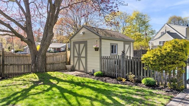 7 Patti Rd, Beverly, MA 01915