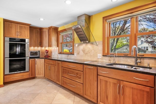 7 Patti Rd, Beverly, MA 01915