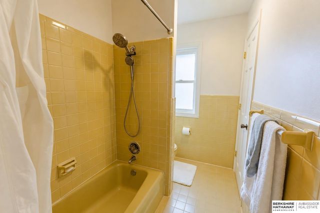12906 Pacific Street, Omaha, NE 68154