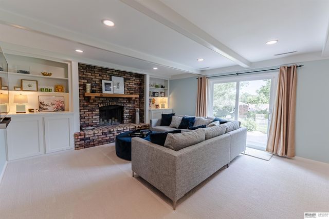 12906 Pacific Street, Omaha, NE 68154
