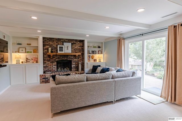 12906 Pacific Street, Omaha, NE 68154