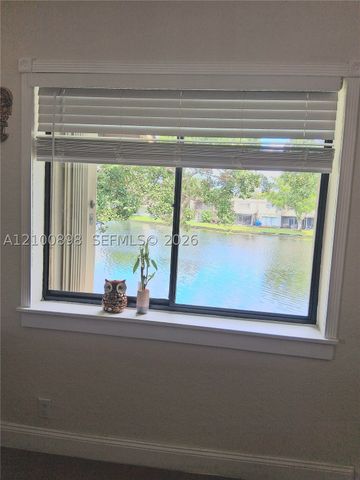 108 Wimbledon Lake Dr, Plantation, FL 33324