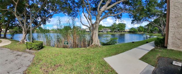 108 Wimbledon Lake Dr, Plantation, FL 33324