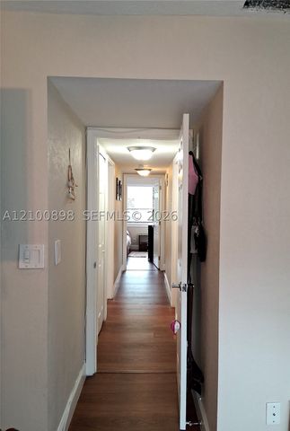 108 Wimbledon Lake Dr, Plantation, FL 33324