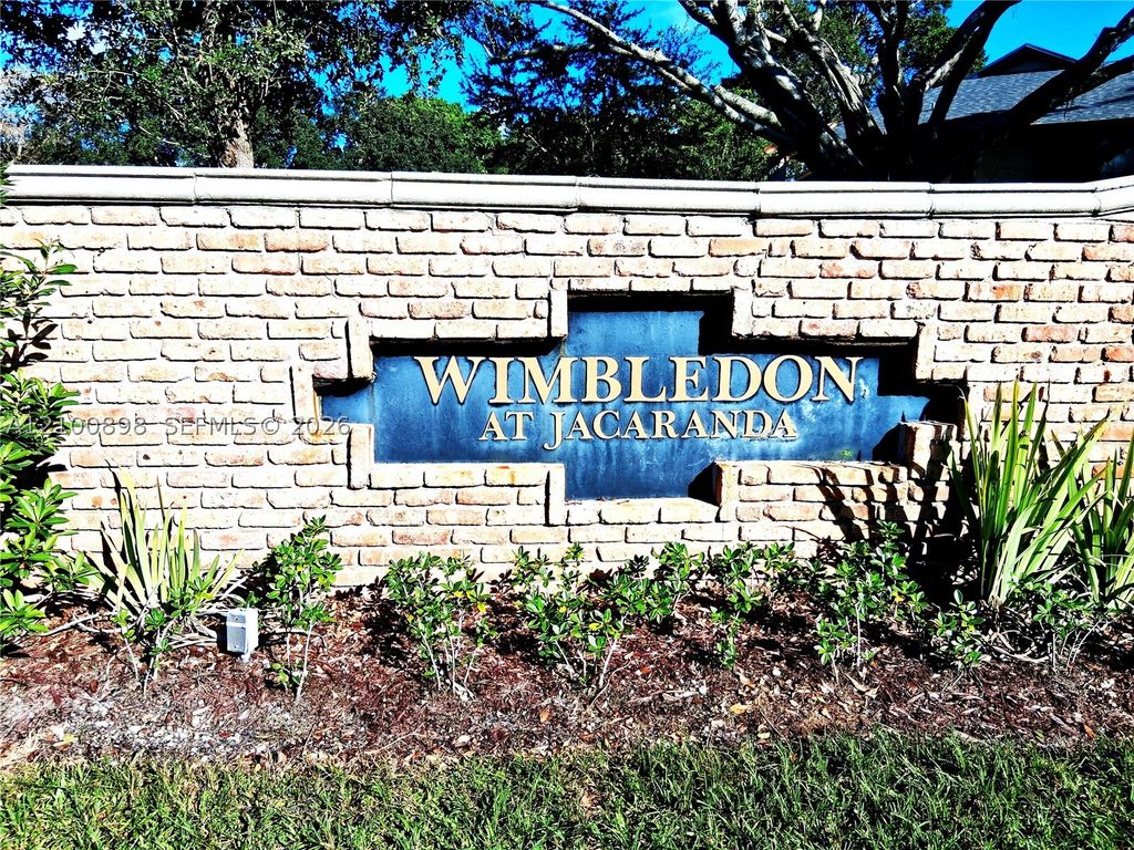 108 Wimbledon Lake Dr, Plantation, FL 33324