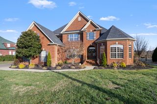 712 Furman Dr, Murfreesboro, TN 37129