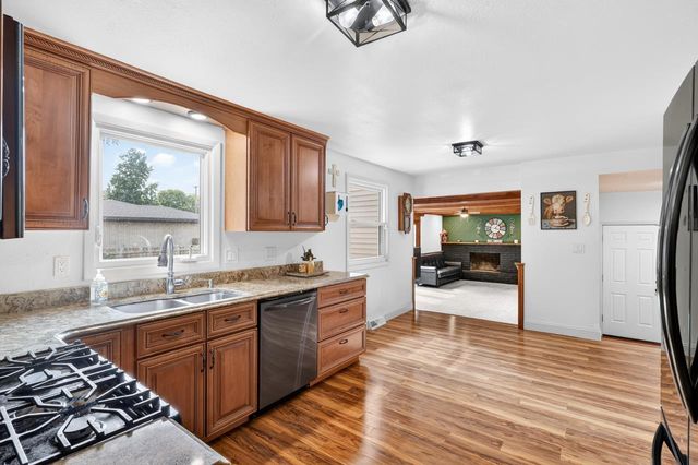 2089 Southwood Avenue, Norton Shores, MI 49441