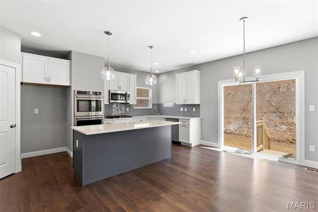 2 Pin Oak at Harvest Estates, O'fallon, MO 63385