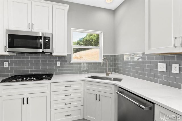 2 Pin Oak at Harvest Estates, O'fallon, MO 63385