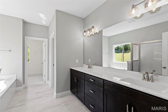 2 Pin Oak at Harvest Estates, O'fallon, MO 63385