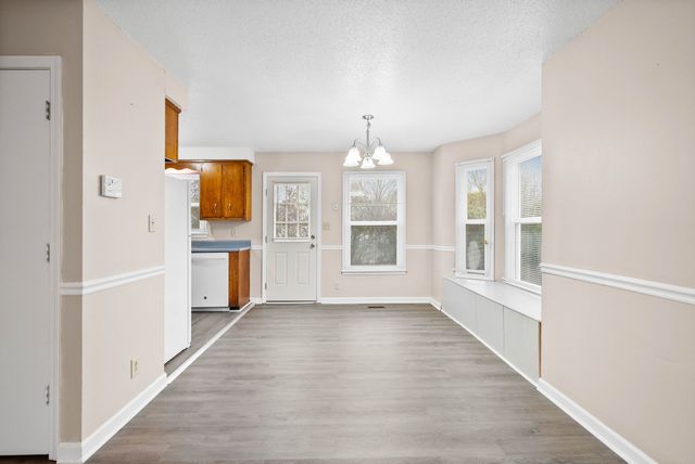 915 Cal Ct, Clarksville, TN 37042