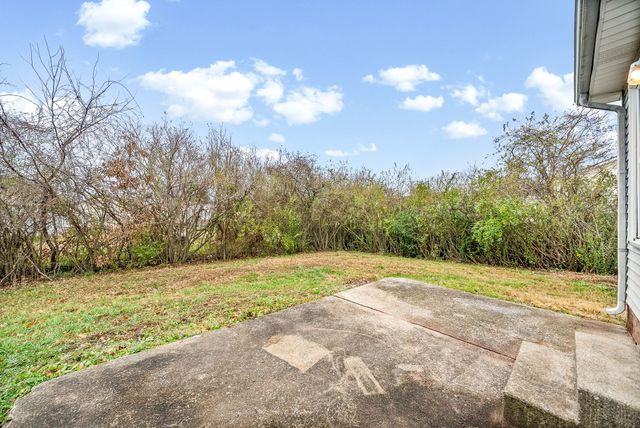 915 Cal Ct, Clarksville, TN 37042