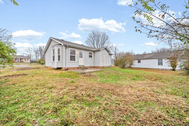 915 Cal Ct, Clarksville, TN 37042