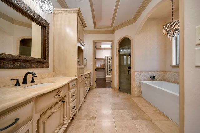 8100 Canyon Oak Drive, North Richland Hills, TX 76182