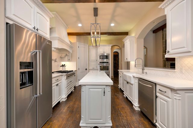 8100 Canyon Oak Drive, North Richland Hills, TX 76182
