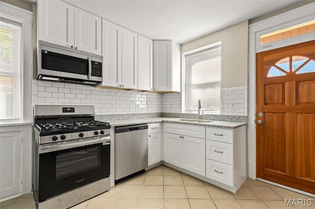 12 Sunset Court, Pasadena Park, MO 63121