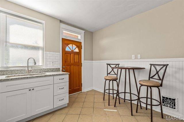 12 Sunset Court, Pasadena Park, MO 63121