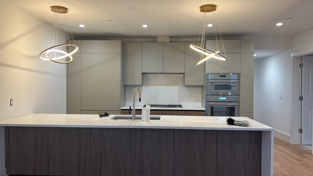 726 E 8th Street 3, Boston, MA 02127