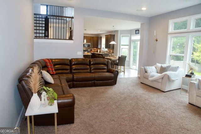 830 COMMERCE Trail, Canton, GA 30114