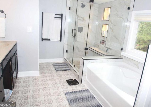 830 COMMERCE Trail, Canton, GA 30114