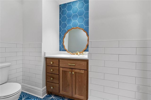 14201 Airport Boulevard, Mobile, AL 36608