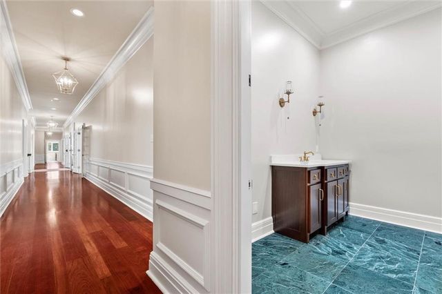 14201 Airport Boulevard, Mobile, AL 36608