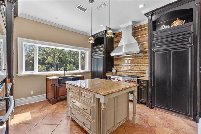 14201 Airport Boulevard, Mobile, AL 36608