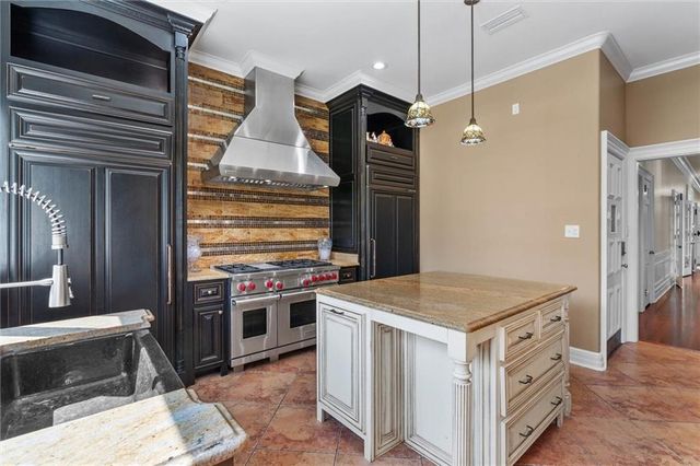 14201 Airport Boulevard, Mobile, AL 36608