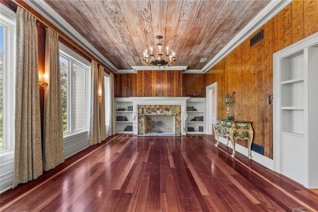 14201 Airport Boulevard, Mobile, AL 36608