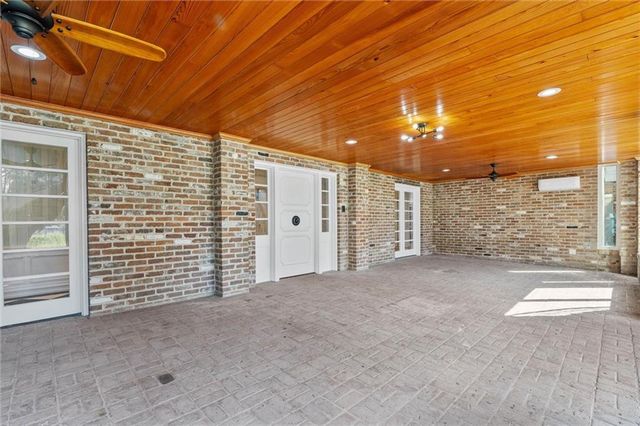 14201 Airport Boulevard, Mobile, AL 36608